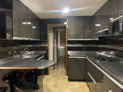 Casa de 4 alcobas en arriendo en El Poblado, Medellín, 300 m² · foto 6 de 19