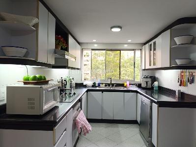 Apartamento de 3 alcobas en venta en El Poblado, Medellín, 195 m² · foto 7 de 20