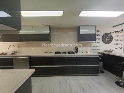 Apartamento en venta en El Poblado, Medellín · foto 4 de 20
