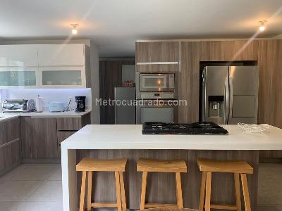 Apartamento de 3 alcobas en venta en El Poblado, Medellín, 195 m² · foto 11 de 19