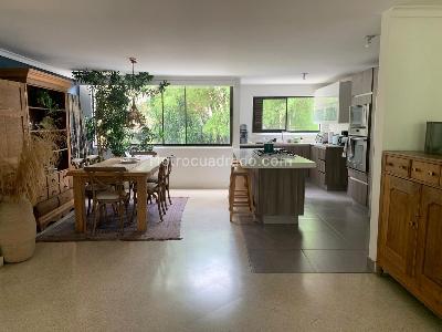 Apartamento de 3 alcobas en venta en El Poblado, Medellín, 195 m² · foto 6 de 19