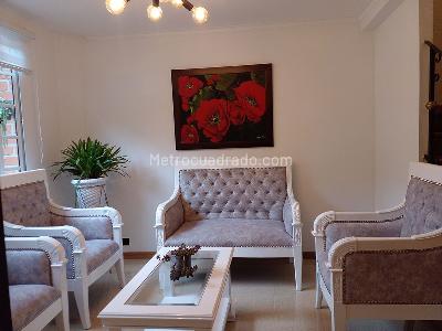 Casa de 3 alcobas en venta en Envigado, Envigado, 214 m² · foto 2 de 19