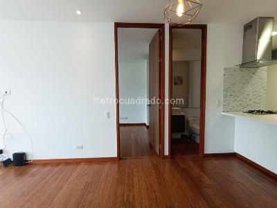 Apartaestudio en arriendo en El Poblado, Medellín, 57 m² · foto 3 de 13