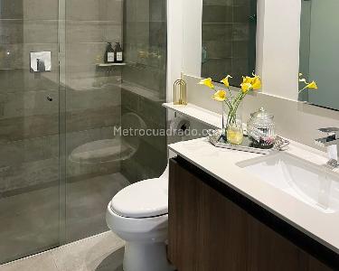Apartamento de 2 alcobas en venta en El Poblado, Medellín, 115 m² · foto 11 de 12