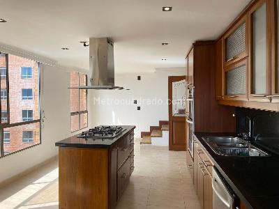Apartamento de 4 alcobas en venta en El Poblado, Medellín, 333 m² · foto 7 de 20