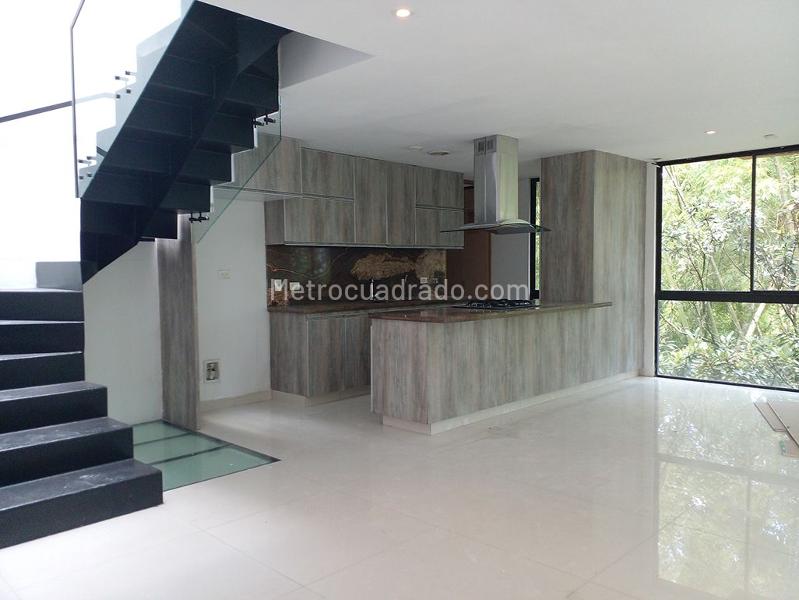 Casa en arriendo en Envigado (Unidad Cerrada) - 2