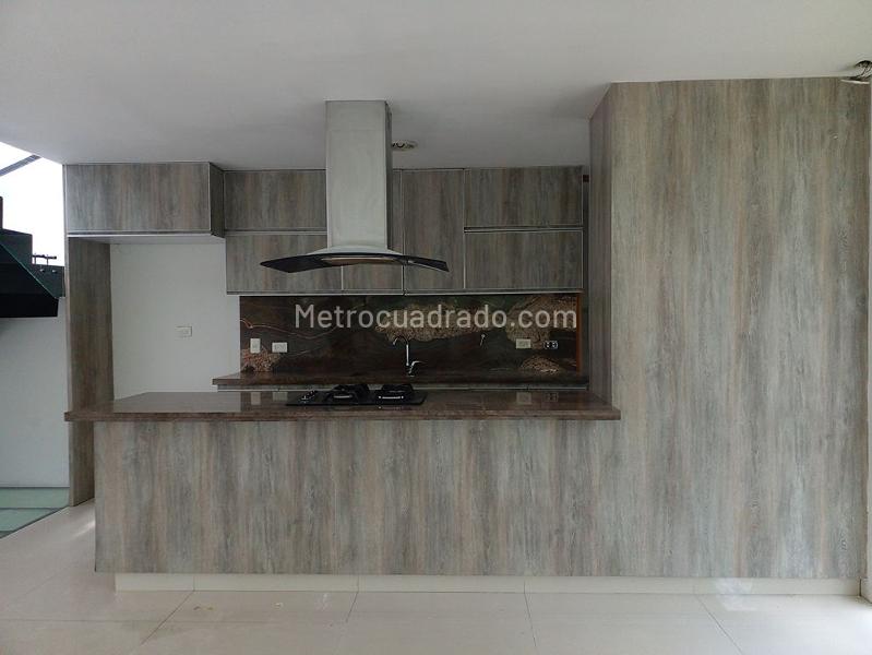 Casa en arriendo en Envigado (Unidad Cerrada) - 4