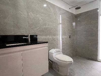Casa de 3 alcobas en venta en Envigado, Envigado, 360 m² · foto 16 de 19