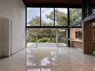 Casa de 3 alcobas en venta en Envigado, Envigado, 360 m² · foto 2 de 19
