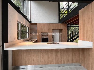 Casa de 3 alcobas en venta en Envigado, Envigado, 360 m² · foto 4 de 19