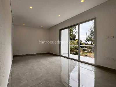 Casa de 3 alcobas en venta en Envigado, Envigado, 360 m² · foto 8 de 19