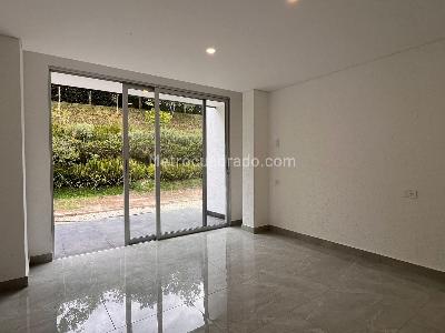 Casa de 3 alcobas en venta en Envigado, Envigado, 360 m² · foto 9 de 19