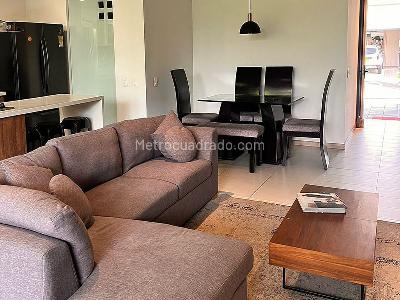 Casa de 3 alcobas en venta en Envigado, Envigado, 230 m² · foto 2 de 18