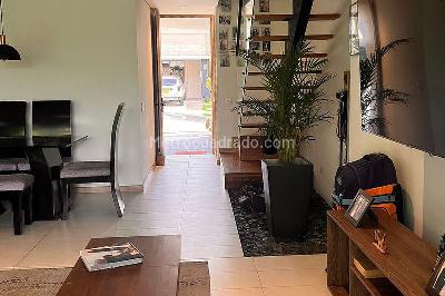 Casa de 3 alcobas en venta en Envigado, Envigado, 230 m² · foto 3 de 18