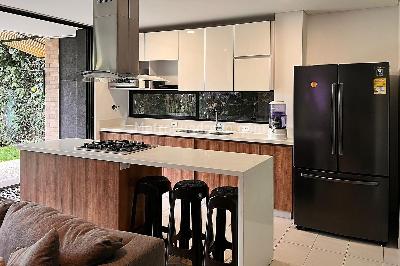 Casa de 3 alcobas en venta en Envigado, Envigado, 230 m² · foto 4 de 18