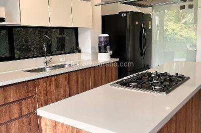 Casa de 3 alcobas en venta en Envigado, Envigado, 230 m² · foto 5 de 18