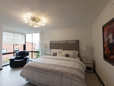 Apartamento de 3 alcobas en venta en El Poblado, Medellín, 315 m² · foto 13 de 19