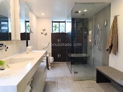 Apartamento de 3 alcobas en venta en El Poblado, Medellín, 315 m² · foto 16 de 19