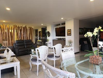 Apartamento de 3 alcobas en venta en El Poblado, Medellín, 315 m² · foto 3 de 19