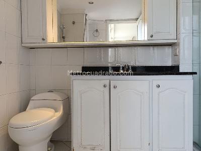 Apartamento de 3 alcobas en venta en El Tesoro, Medellín, 178 m² · foto 18 de 20