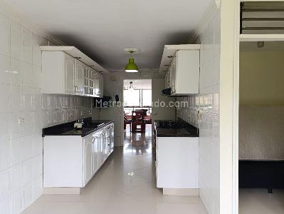 Apartamento de 3 alcobas en venta en El Tesoro, Medellín, 178 m² · foto 7 de 20