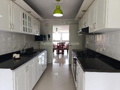Apartamento de 3 alcobas en venta en El Tesoro, Medellín, 178 m² · foto 8 de 20
