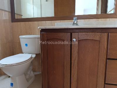 Apartamento de 3 alcobas en venta en El Diamante No. 2, Medellín, 242 m² · foto 16 de 19