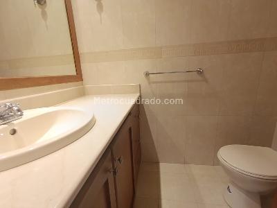 Apartamento de 3 alcobas en venta en El Diamante No. 2, Medellín, 242 m² · foto 19 de 19