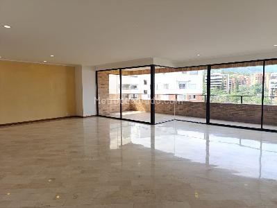 Apartamento de 3 alcobas en venta en El Diamante No. 2, Medellín, 242 m² · foto 4 de 19