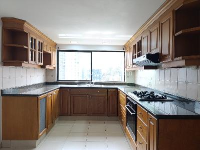 Apartamento de 3 alcobas en venta en El Diamante No. 2, Medellín, 242 m² · foto 5 de 19
