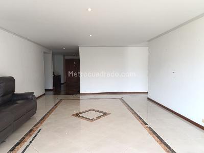 Apartamento de 3 alcobas en venta en El Poblado, Medellín, 250 m² · foto 2 de 20