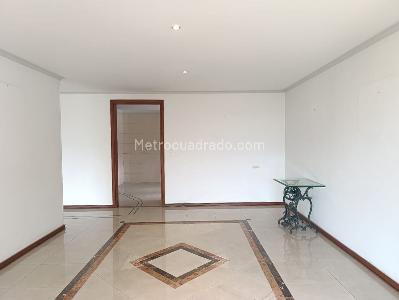 Apartamento de 3 alcobas en venta en El Poblado, Medellín, 250 m² · foto 4 de 20