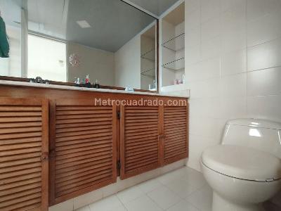 Apartamento de 3 alcobas en arriendo en El Poblado, Medellín, 135 m² · foto 11 de 11