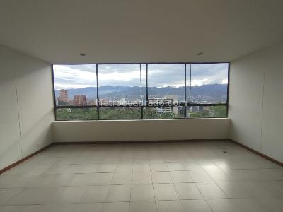 Apartamento de 3 alcobas en arriendo en El Poblado, Medellín, 135 m² · foto 2 de 11