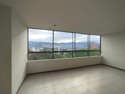 Apartamento de 3 alcobas en arriendo en El Poblado, Medellín, 135 m² · foto 3 de 11