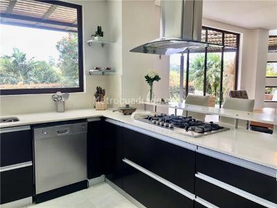 Casa de 4 alcobas en venta en Rionegro, Rionegro, 460 m² · foto 5 de 19