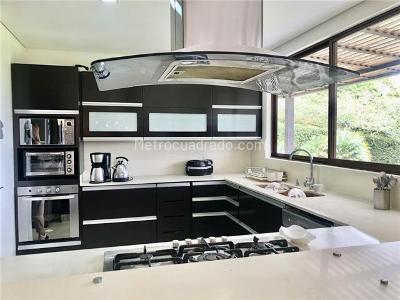 Casa de 4 alcobas en venta en Rionegro, Rionegro, 460 m² · foto 6 de 19