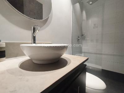 Apartamento de 3 alcobas en arriendo en El Poblado, Medellín, 150 m² · foto 13 de 15
