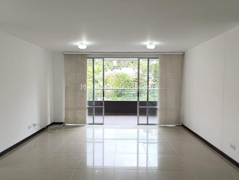 Apartamento de 3 Alcobas con 4 Baños en Unidad Cerrada (El Poblado) - 3