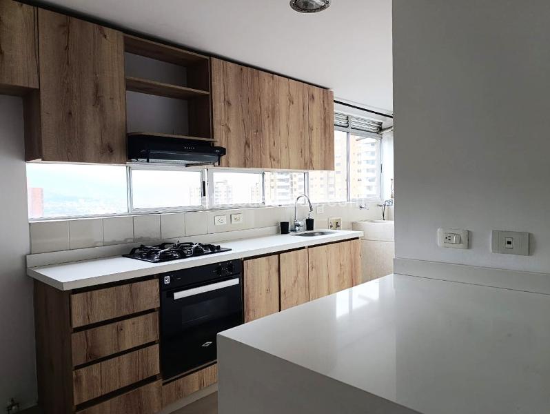 Apartamento de 3 Alcobas con 4 Baños en Unidad Cerrada (El Poblado) - 8