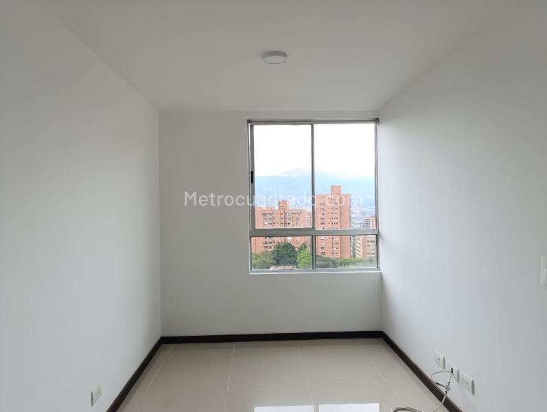 Apartamento de 3 Alcobas con 4 Baños en Unidad Cerrada (El Poblado) - 9