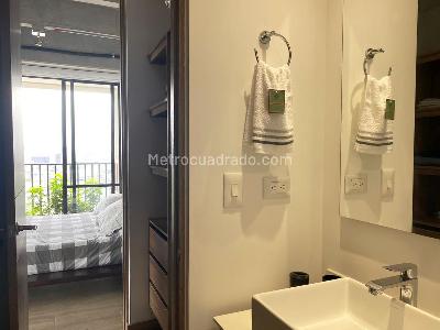Apartaestudio en arriendo en El Poblado, Medellín, 50 m² · foto 11 de 13