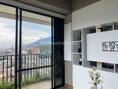 Apartaestudio en arriendo en El Poblado, Medellín, 50 m² · foto 3 de 13