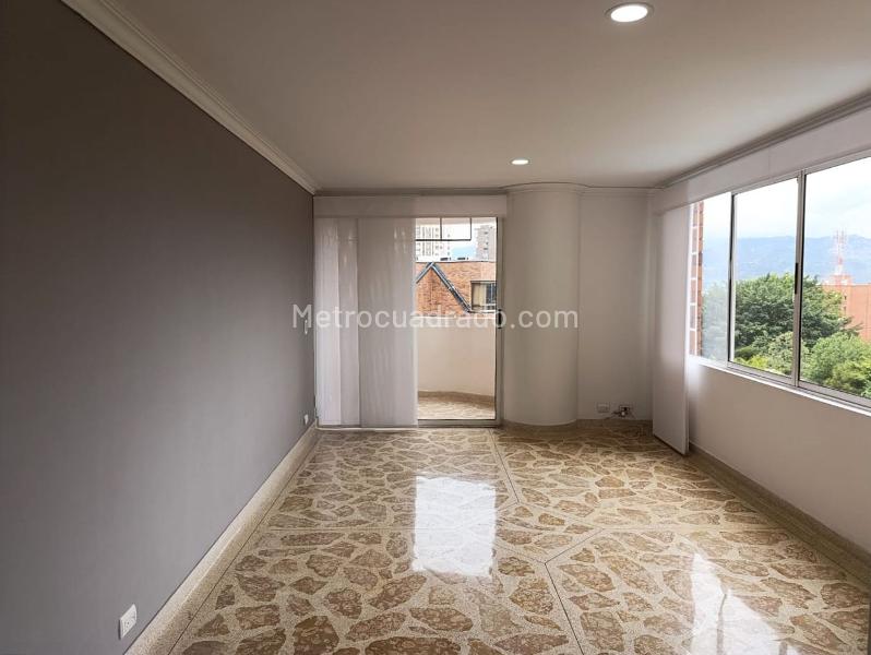 3BR Apartment in Gated Community in El Poblado with Balcony - 4