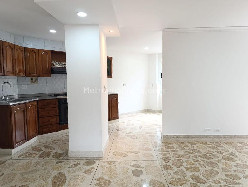 3BR Apartment in Gated Community in El Poblado with Balcony - 5