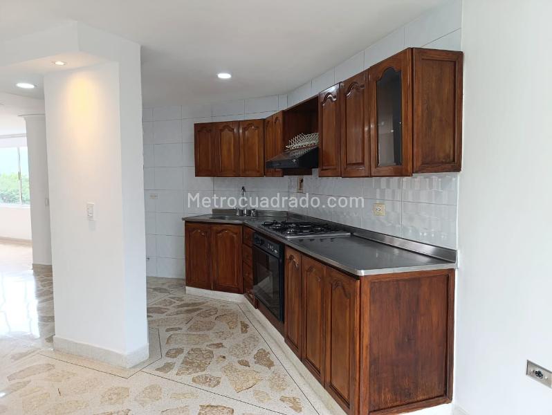 3BR Apartment in Gated Community in El Poblado with Balcony - 6