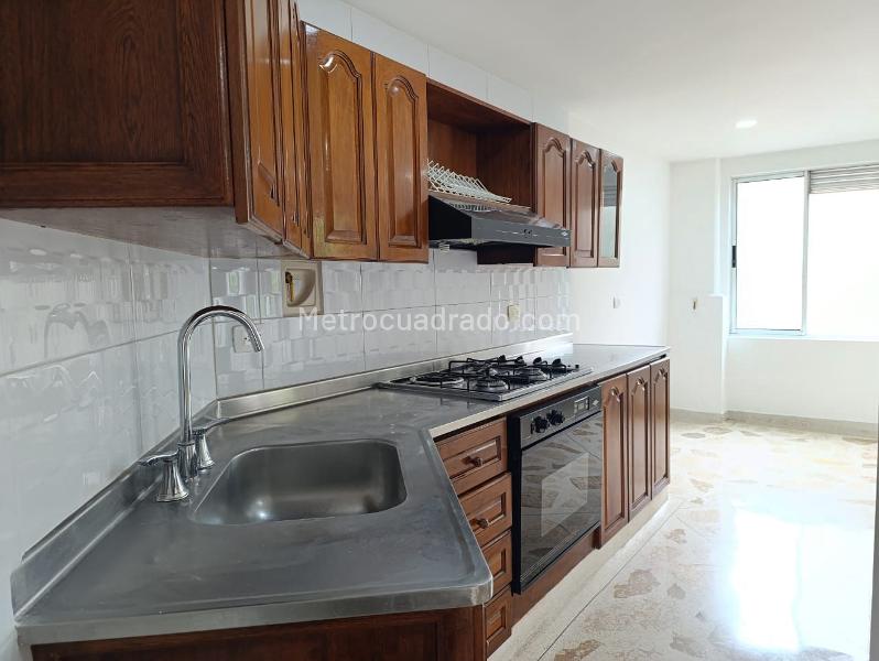 3BR Apartment in Gated Community in El Poblado with Balcony - 7
