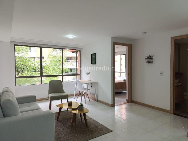 Apartamento de 2 Alcobas con Parqueadero Cubierto en El Poblado - 3