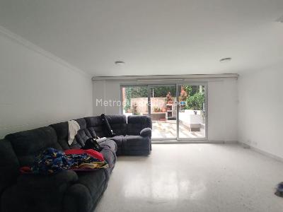 Casa de 3 alcobas en venta en El Poblado, Medellín, 215 m² · foto 2 de 19