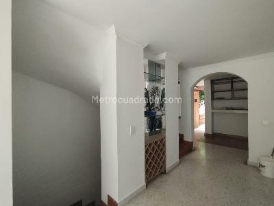 Casa de 3 alcobas en venta en El Poblado, Medellín, 215 m² · foto 3 de 19